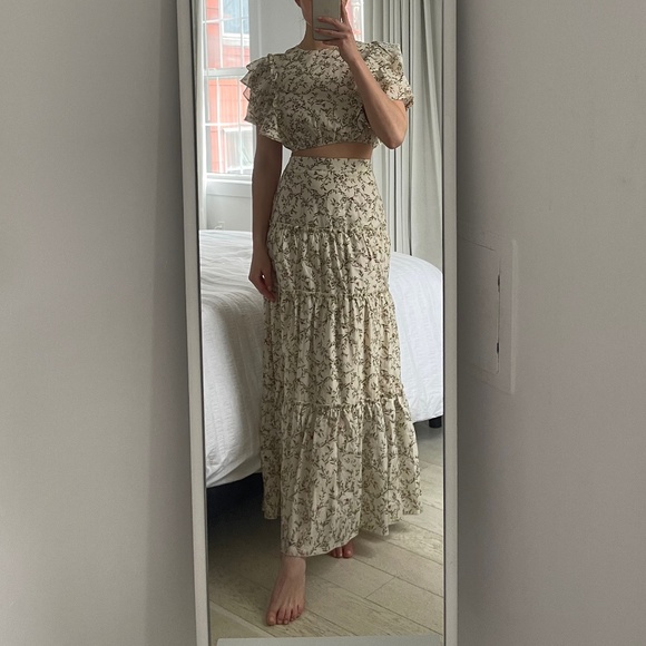 SIR the label olive branch top and skirt and set in SIZE Small / 1 (US 2-4) - Picture 1 of 2